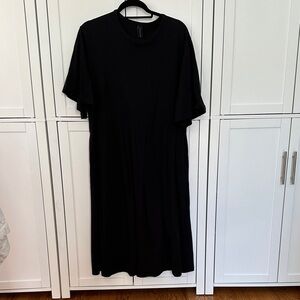 emma Chic Black Midi Dress